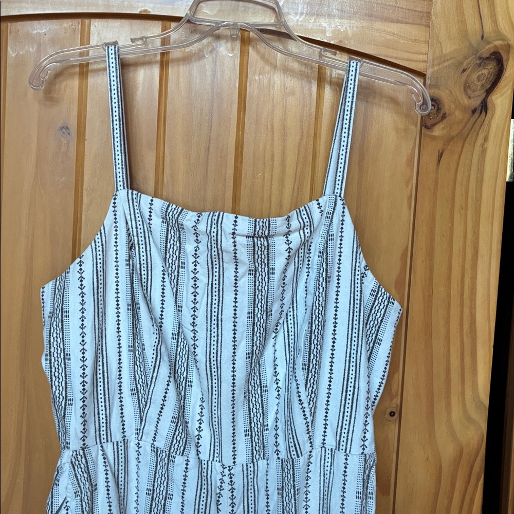 Old navy linen blend jumpsuit - Picture 2 of 11